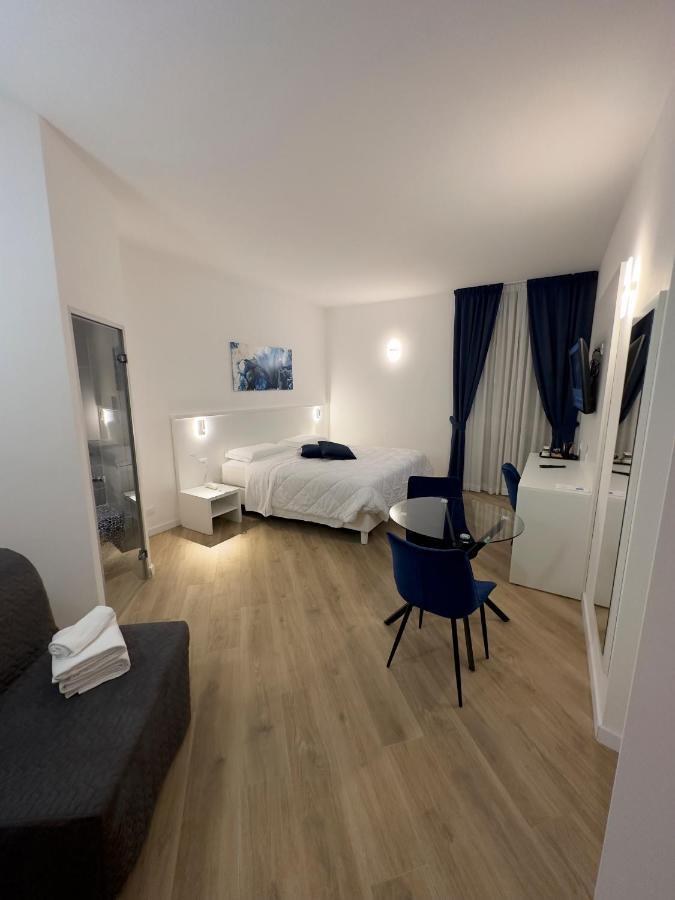 Hotel Smart Cruise Civitavecchia Ngoại thất bức ảnh