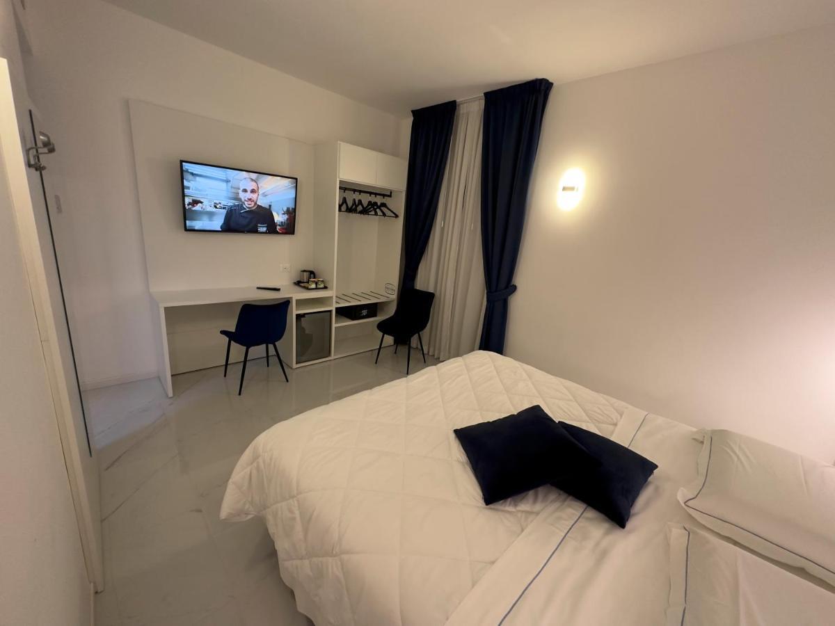 Hotel Smart Cruise Civitavecchia Ngoại thất bức ảnh