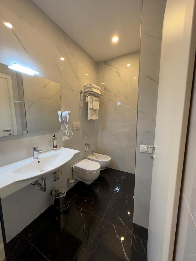 Hotel Smart Cruise Civitavecchia Ngoại thất bức ảnh