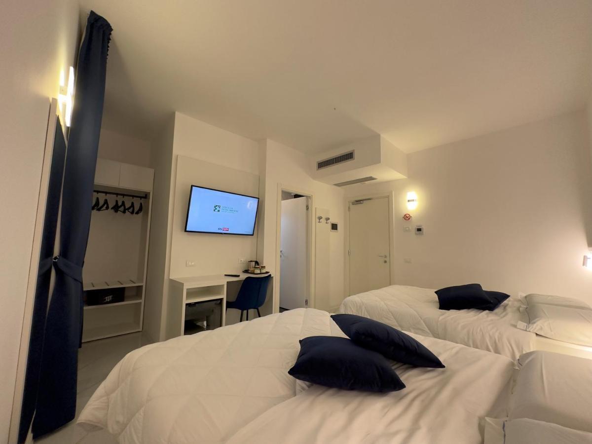 Hotel Smart Cruise Civitavecchia Ngoại thất bức ảnh